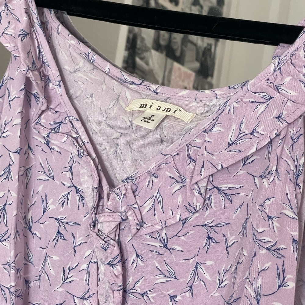 Francesca’s Purple Floral Blouse 👚
